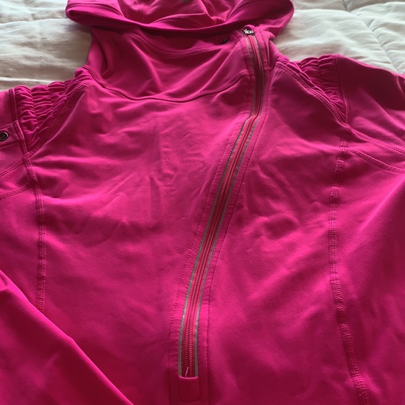 Lululemon Running reflective 1/2 Zip Jacket - Picture 3 of 8